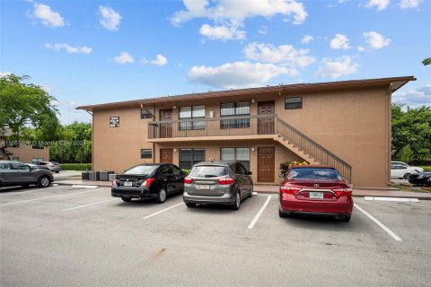 Copropriété à louer à Sunrise, Floride: 2 chambres № 1345349 - photo 1