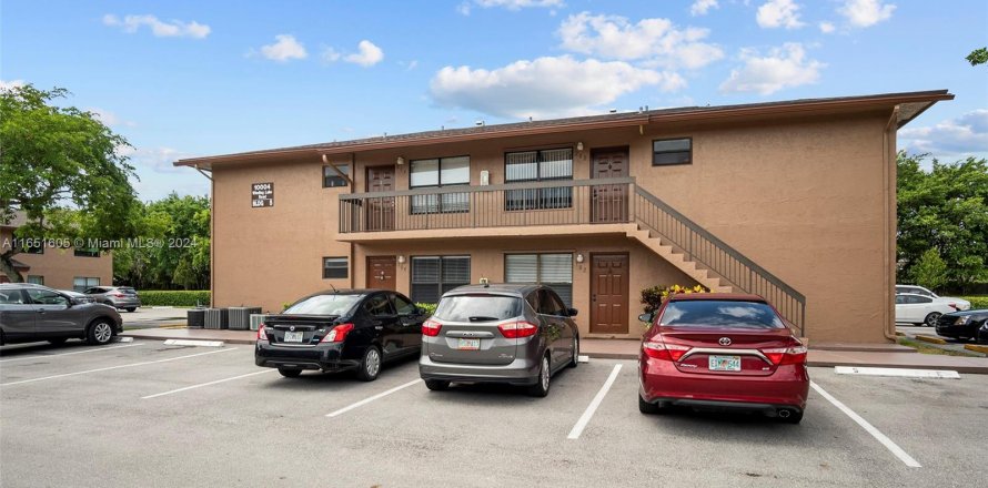 Condo in Sunrise, Florida, 2 bedrooms  № 1345349