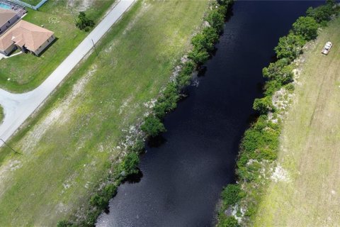 Terrain à vendre à Cape Coral, Floride № 689254 - photo 10