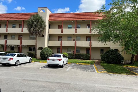 Condominio en venta en Sunrise, Florida, 2 dormitorios, 78.97 m2 № 1235047 - foto 1