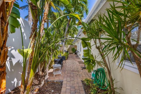 Immobilier commercial à vendre à Pompano Beach, Floride: 228.54 m2 № 952502 - photo 26