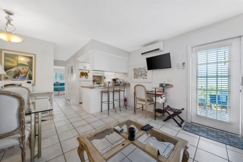 Immobilier commercial à vendre à Pompano Beach, Floride: 228.54 m2 № 952502 - photo 13