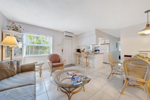 Immobilier commercial à vendre à Pompano Beach, Floride: 228.54 m2 № 952502 - photo 9