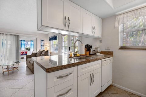Immobilier commercial à vendre à Pompano Beach, Floride: 228.54 m2 № 952502 - photo 23