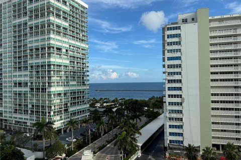 Condo in Fort Lauderdale, Florida, 2 bedrooms  № 1331443 - photo 14