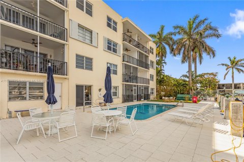 Condo in Fort Lauderdale, Florida, 1 bedroom  № 1004436 - photo 9