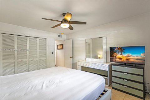 Condo in Fort Lauderdale, Florida, 1 bedroom  № 1004436 - photo 24