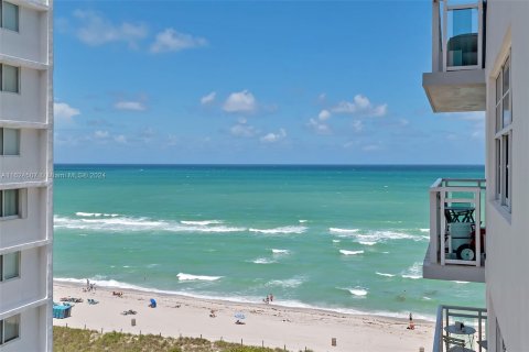 Copropriété à vendre à Miami Beach, Floride: 1 chambre, 75.07 m2 № 1271362 - photo 1