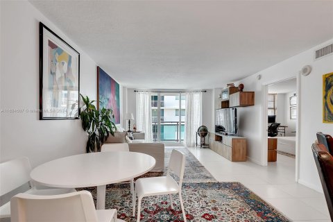 Condominio en venta en Miami Beach, Florida, 1 dormitorio, 75.07 m2 № 1271362 - foto 4