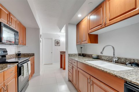 Condominio en venta en Miami Beach, Florida, 1 dormitorio, 75.07 m2 № 1271362 - foto 9