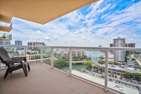 Condo in Sunny Isles Beach, Florida, 2 bedrooms  № 1271413 - photo 2