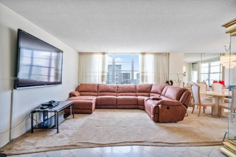 Condo in Sunny Isles Beach, Florida, 2 bedrooms  № 1271413 - photo 7