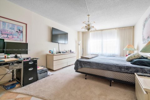 Condo in Sunny Isles Beach, Florida, 2 bedrooms  № 1271413 - photo 19