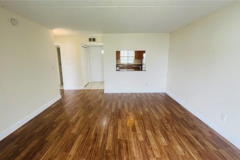 Condo in Tampa, Florida, 1 bedroom  № 1349703 - photo 3