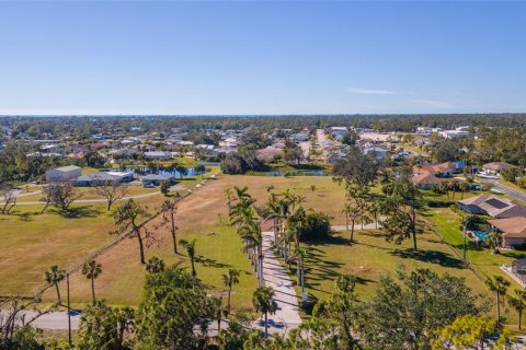 Terreno en venta en Englewood, Florida № 1122325 - foto 2