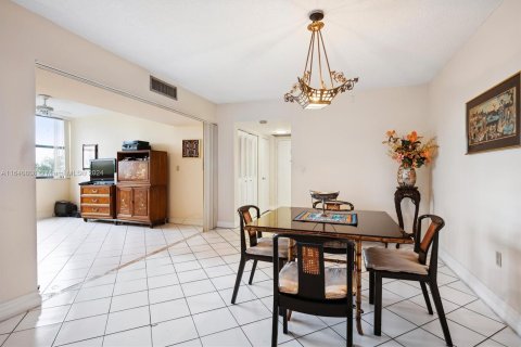 Condo in Aventura, Florida, 2 bedrooms  № 1319051 - photo 4