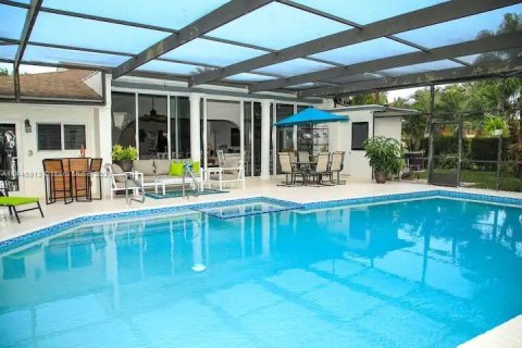 Villa ou maison à vendre à Tamarac, Floride: 3 chambres, 198.53 m2 № 696395 - photo 8