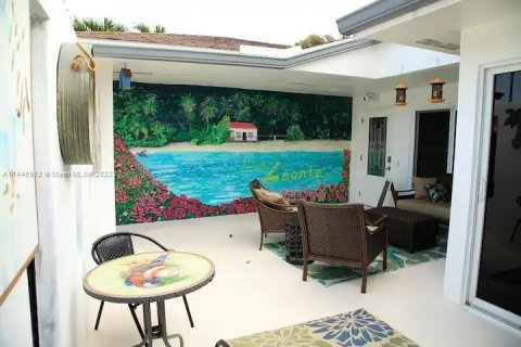 Villa ou maison à vendre à Tamarac, Floride: 3 chambres, 198.53 m2 № 696395 - photo 3
