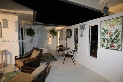 Casa en venta en Tamarac, Florida, 3 dormitorios, 198.53 m2 № 696395 - foto 2