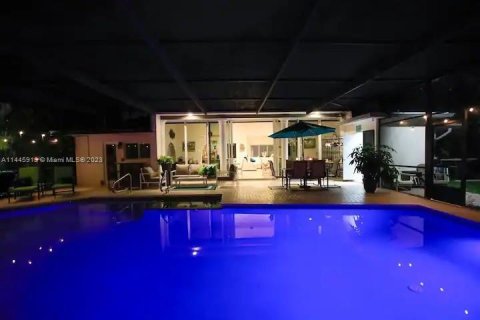 Villa ou maison à vendre à Tamarac, Floride: 3 chambres, 198.53 m2 № 696395 - photo 15