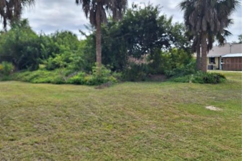 Terreno en venta en Port Charlotte, Florida № 1090821 - foto 3