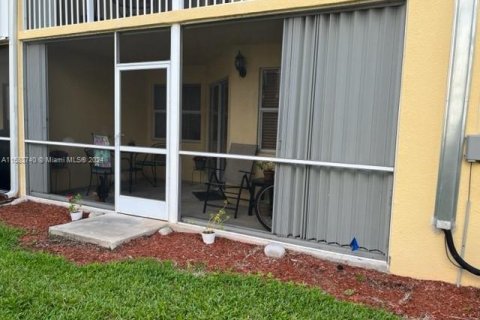 Condo in Homestead, Florida, 2 bedrooms  № 1167929 - photo 14