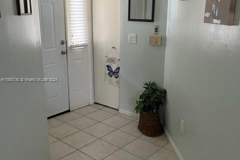 Condo in Homestead, Florida, 2 bedrooms  № 1167929 - photo 2