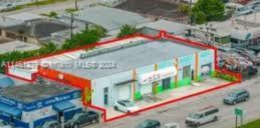 Propiedad comercial en Hialeah, Florida № 1305893