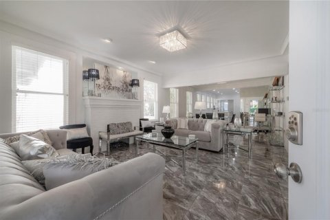 Villa ou maison à vendre à Tampa, Floride: 4 chambres, 201.04 m2 № 1396697 - photo 6