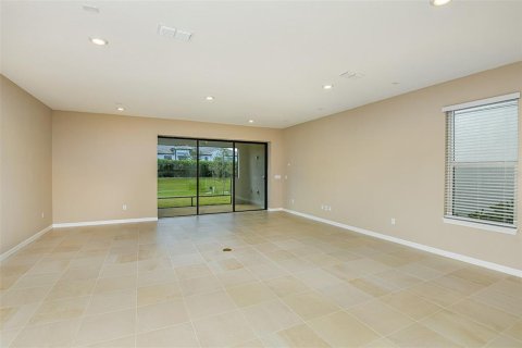 Casa en venta en Wesley Chapel, Florida, 5 dormitorios, 283.63 m2 № 1396696 - foto 9