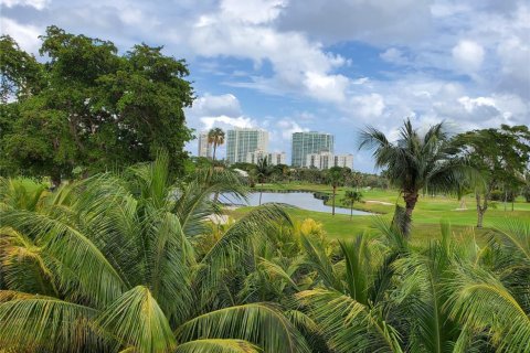 Condo in Aventura, Florida, 1 bedroom  № 1155544 - photo 1