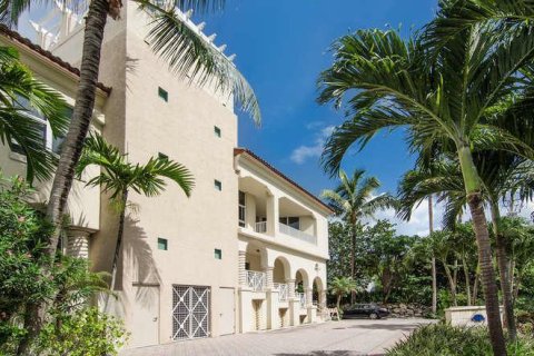 Condominio en venta en Highland Beach, Florida, 2 dormitorios, 212.93 m2 № 788848 - foto 2