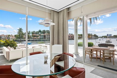 Villa ou maison à vendre à Fort Lauderdale, Floride: 6 chambres, 1858.05 m2 № 528743 - photo 20
