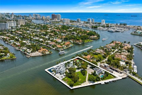 Villa ou maison à vendre à Fort Lauderdale, Floride: 6 chambres, 1858.05 m2 № 528743 - photo 4