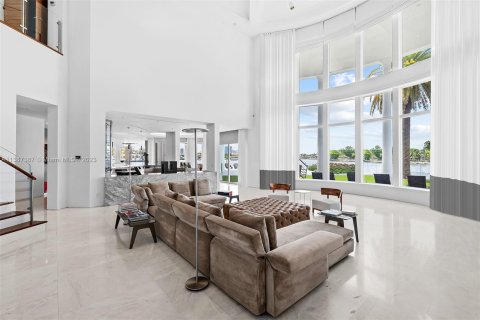Villa ou maison à vendre à Fort Lauderdale, Floride: 6 chambres, 1858.05 m2 № 528743 - photo 9