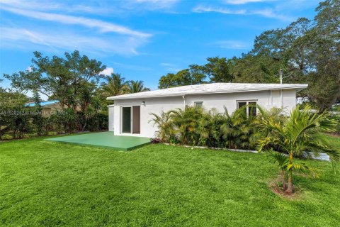 House in North Miami, Florida 2 bedrooms, 93.83 sq.m. № 1000390 - photo 24