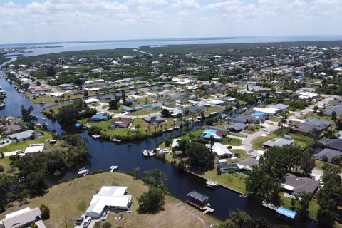 House in Port Charlotte, Florida 3 bedrooms, 85.47 sq.m. № 1148465 - photo 13