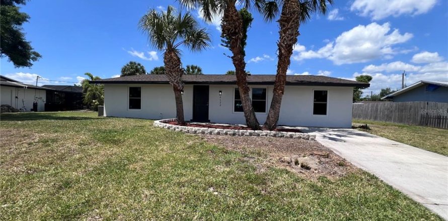 House in Port Charlotte, Florida 3 bedrooms, 85.47 sq.m. № 1148465