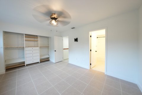 House in Pembroke Pines, Florida 2 bedrooms, 117.61 sq.m. № 1421833 - photo 11