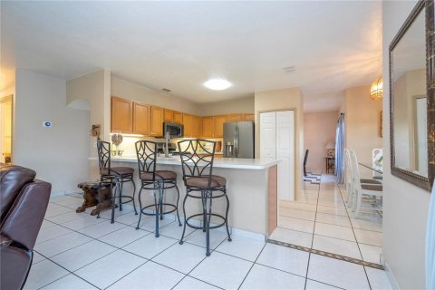 Villa ou maison à vendre à Kissimmee, Floride: 4 chambres, 259.85 m2 № 877763 - photo 17