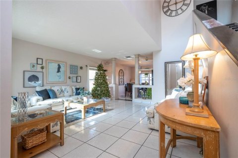 Villa ou maison à vendre à Kissimmee, Floride: 4 chambres, 259.85 m2 № 877763 - photo 6