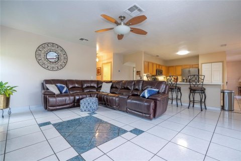 House in Kissimmee, Florida 4 bedrooms, 259.85 sq.m. № 877763 - photo 18