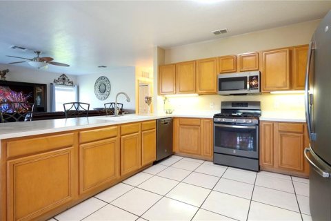 House in Kissimmee, Florida 4 bedrooms, 259.85 sq.m. № 877763 - photo 14
