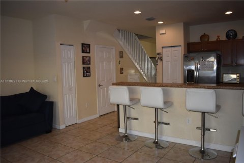 Townhouse in Hialeah, Florida 3 bedrooms, 143.53 sq.m. № 1004232 - photo 10