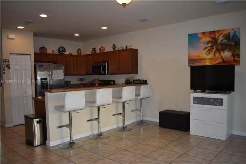 Townhouse in Hialeah, Florida 3 bedrooms, 143.53 sq.m. № 1004232 - photo 11
