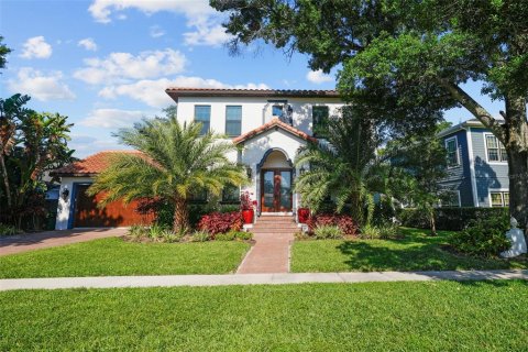 Villa ou maison à vendre à Tampa, Floride: 5 chambres, 397.34 m2 № 1371468 - photo 1