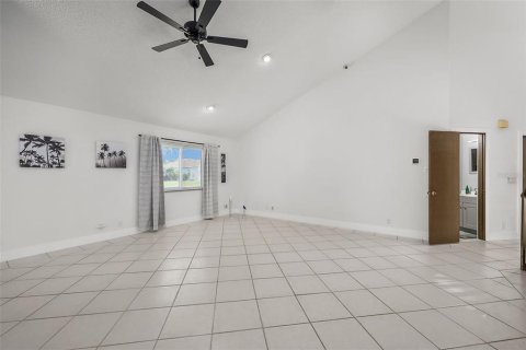 Villa ou maison à vendre à Palm Coast, Floride: 4 chambres, 258.92 m2 № 1342135 - photo 14