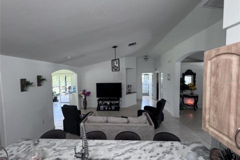 House in Naples, Florida 3 bedrooms, 151.06 sq.m. № 1195562 - photo 11
