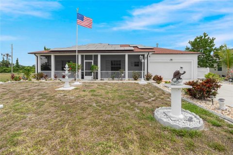 Villa ou maison à vendre à Punta Gorda, Floride: 3 chambres, 187.66 m2 № 1195483 - photo 2