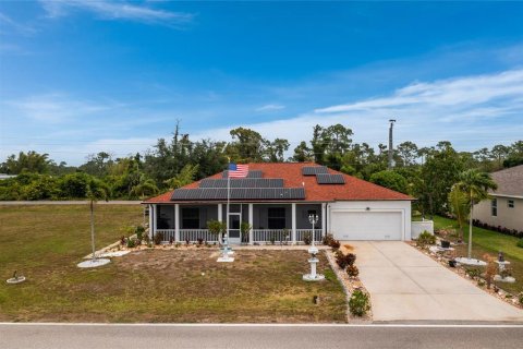 Villa ou maison à vendre à Punta Gorda, Floride: 3 chambres, 187.66 m2 № 1195483 - photo 1